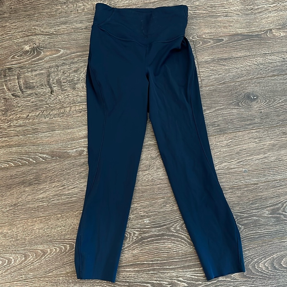 Lululemon | Base Pace High-Rise Crop 23" | Navy size 4